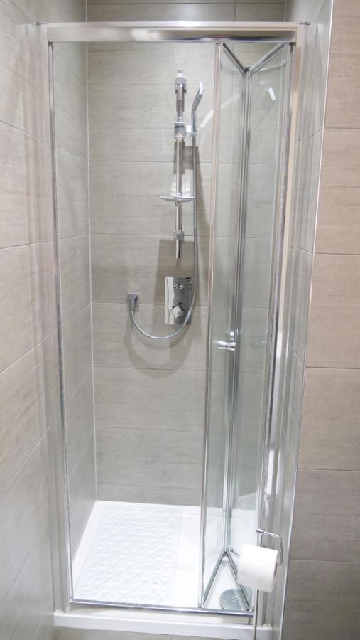 Stylish 2 Bedrooms, 2 Bathrooms With Workspace In מילטון קינס מראה חיצוני תמונה